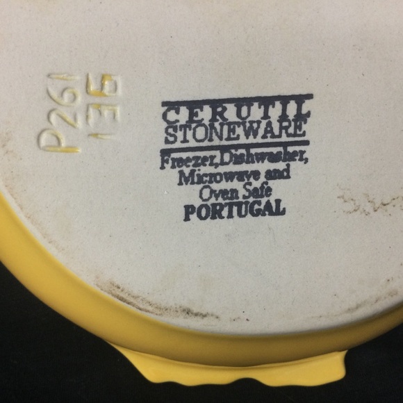 Cerutil Portugal Stoneware Yellow Chicken Dish - Picture 3 of 7